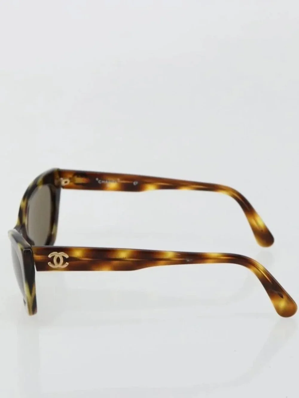 CHANEL brand	chanel color	brown